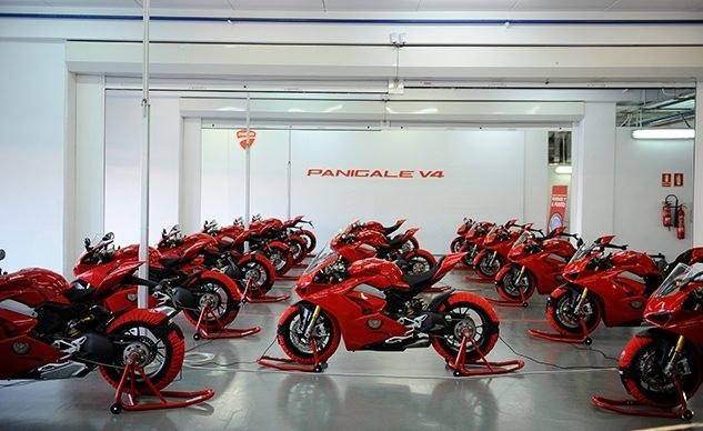 Мотоциклы Ducati Panigale / Hypermotard 2018 отзывают из-за задних колодок Brembo
