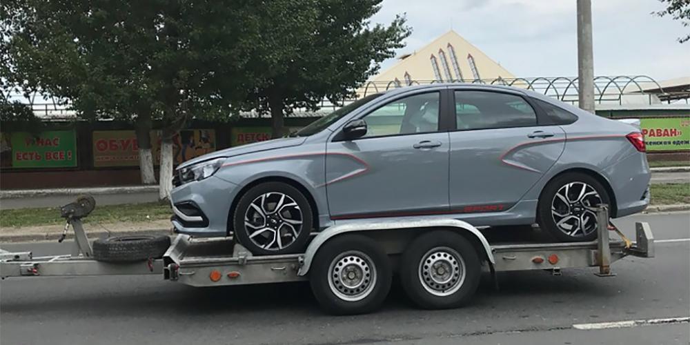 Серийную версию Lada Vesta Sport сфотографировали без камуфляжа
