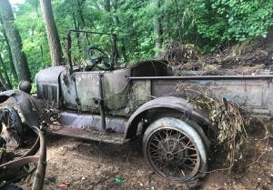 В США при сносе здания нашли десять довоенных автомобилей