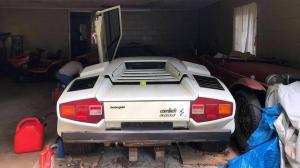 Внук нашел в гараже бабушки эксклюзивный Lamborghini Countach