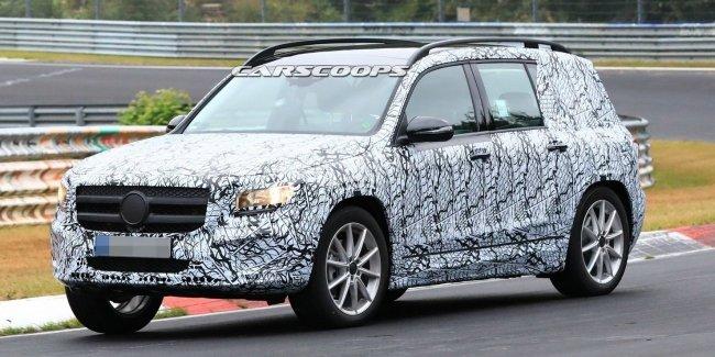 Mercedes вновь засветил модель GLB