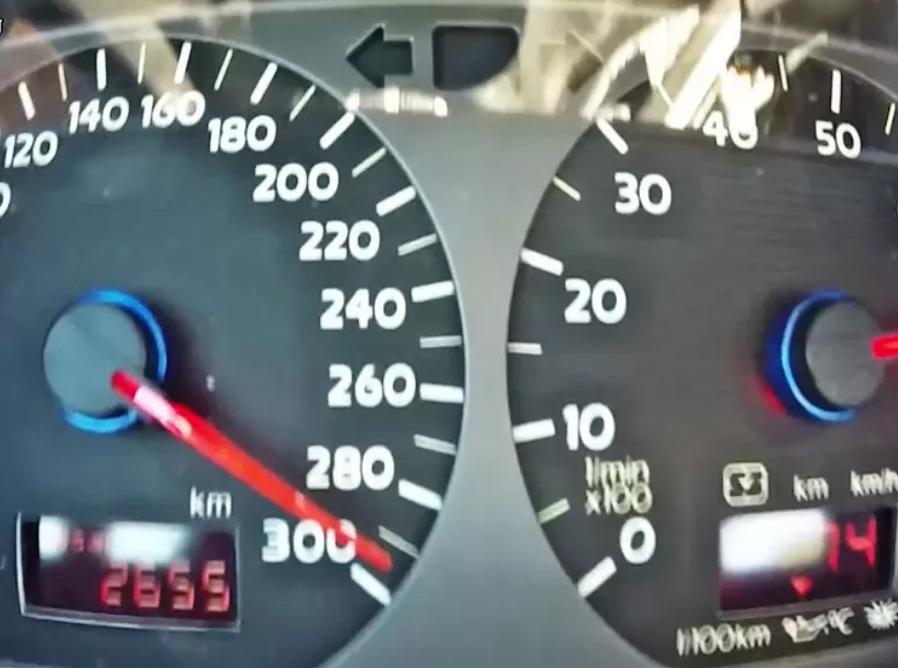 Самый быстрый в мире «Гольф» набирает 300 км/ч за восемь секунд
