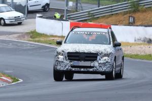 Mercedes вновь засветил модель GLB