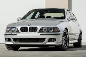 16-летняя BMW M5 почти без пробега уйдет с молотка