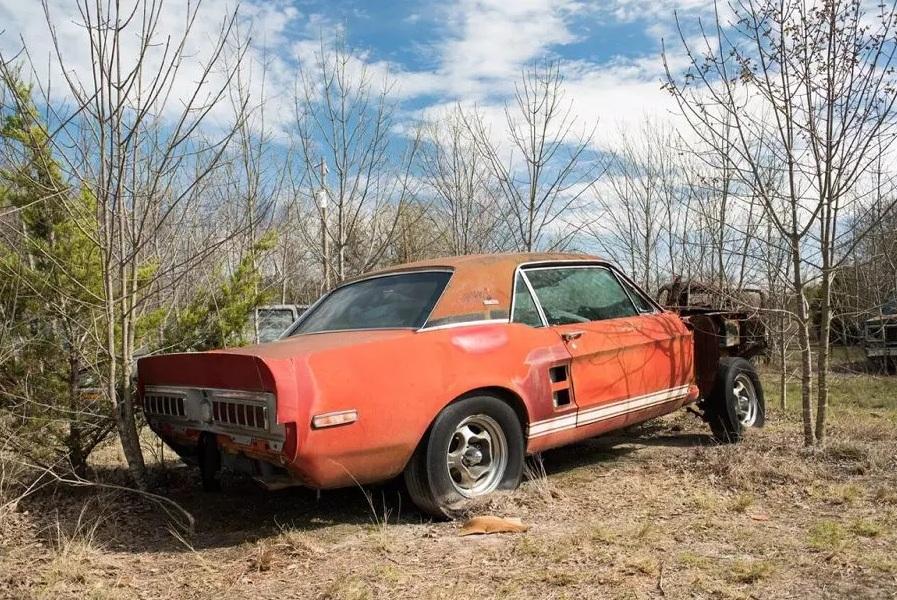 Найден уникальный прототип Mustang, который 20 лет гнил на ферме
