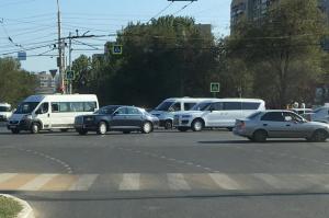 В Астрахани засняли Aurus белого цвета
