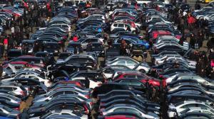 Китайский авторынок показал снижение продаж в июле

