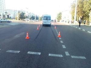В Витебске на переходе микроавтобус сбил 23-летнего парня: пешеход в реанимации