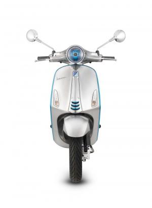 Производство элекстроскутера Vespa Elettric запустят в сентябре