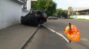ДТП в Алматы: BMW X5 остался без задних колес