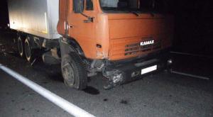 Припаркованный КамАЗ задавил пятерых человек
