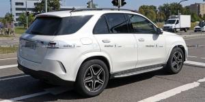 Дизайн нового поколения Mercedes-Benz GLE рассекретили до премьеры
