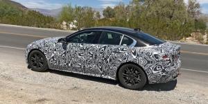 Обновленный Jaguar XE впервые замечен на тестах