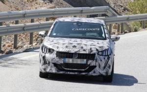 Появились шпионские снимки нового Peugeot 208
