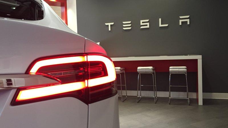 Tesla потеряла трех топ-менеджеров за неделю