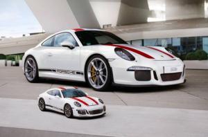 Драйверский Porsche 911 R превратили в 3D-пазл