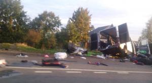 В Ленобласти четыре человека погибли в аварии с микроавтобусом