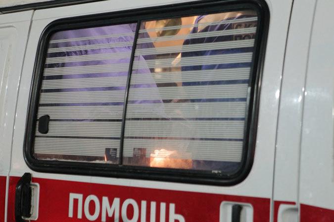 Внедорожник сбил пенсионерку и въехал в супермаркет в Петербурге