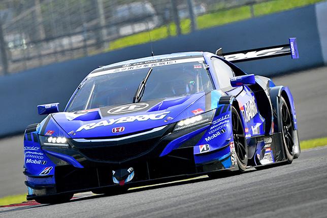 Баттон одержал свою первую победу в SuperGT