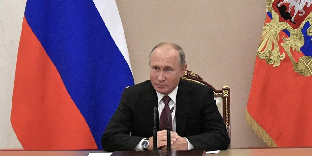 Владимир Путин запретил сотрудникам ГИБДД снимать номера с машин