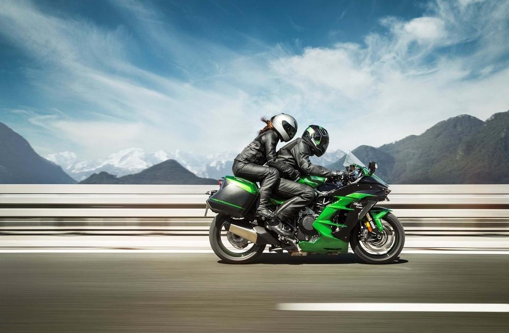 Kawasaki Ninja H2 SX SE отзывают из-за проблем с центральной подставкой