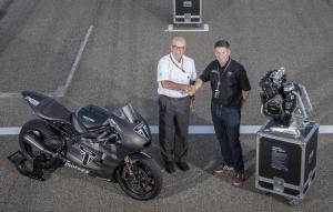 Новая эпоха в Moto2: компания Triumph передала новые моторы в Арагоне