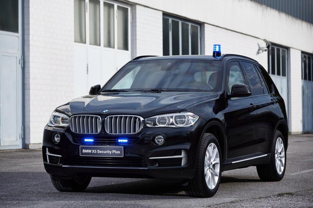 BMW привезет в РФ партию бронированных X5 предыдущего поколения