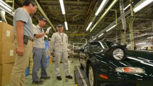 Mazda передала первый отреставрированный родстер MX-5 владельцу
