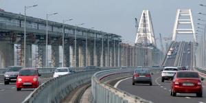 На Крымском мосту открылось движение грузовиков