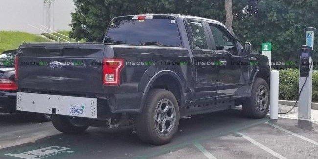 Билл Форд намекает на будущее полностью электрический Ford F-150

