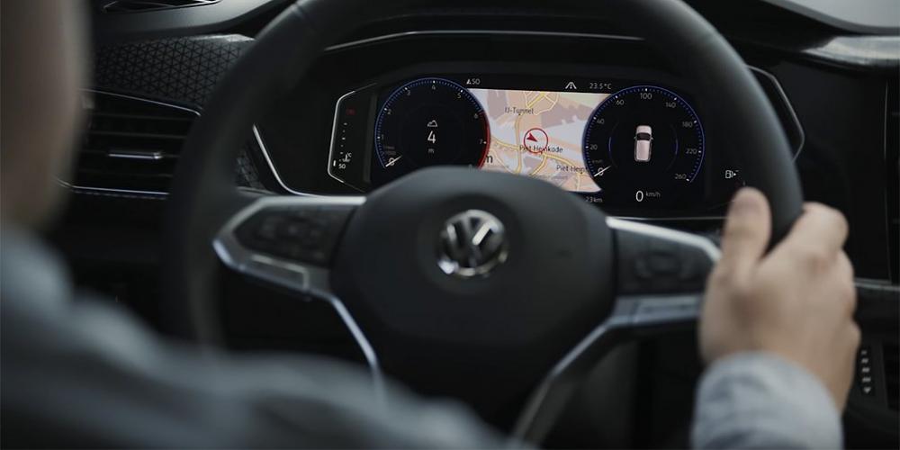 Volkswagen показал на видео салон нового кроссовера T-Cross