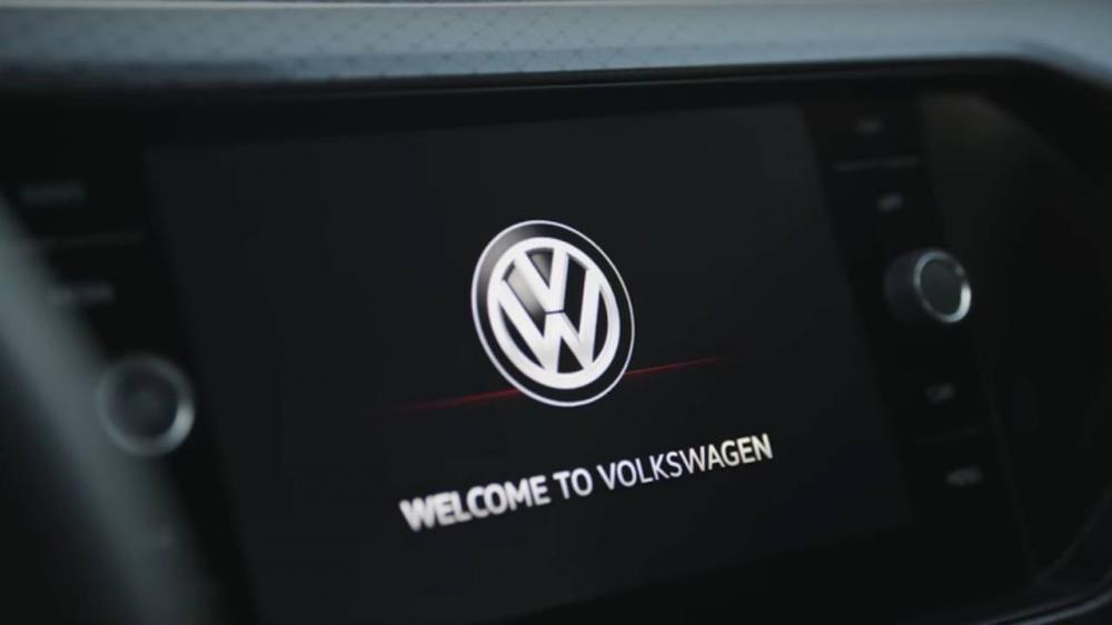 Интерьер самого маленького кроссовера Volkswagen показали на видео