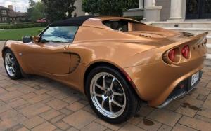 Страховая списала в тотал Lotus Elise из-за царапины на бампере