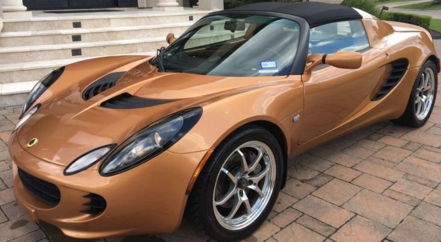 Страховая списала в тотал Lotus Elise из-за царапины на бампере
