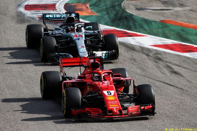 Хэмилтон хочет, чтобы Ferrari вернулась в борьбу
