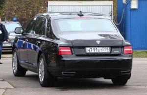 На соревнованиях ФСО засняли Aurus Senat без хрома