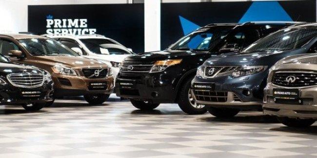 С приходом осени украинцы стали меньше покупать новые авто
