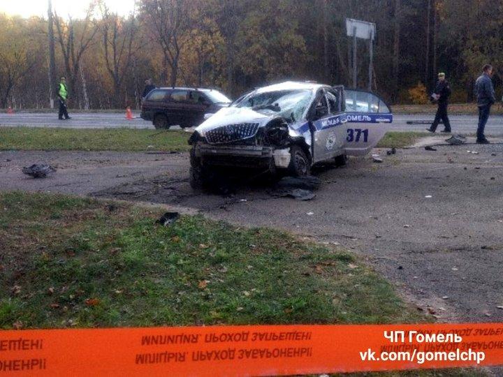 В Гомеле в аварии разбилась машина ГАИ, пострадали три человека