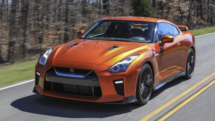Nissan готовит электрифицированные замены моделям Z и GT-R

