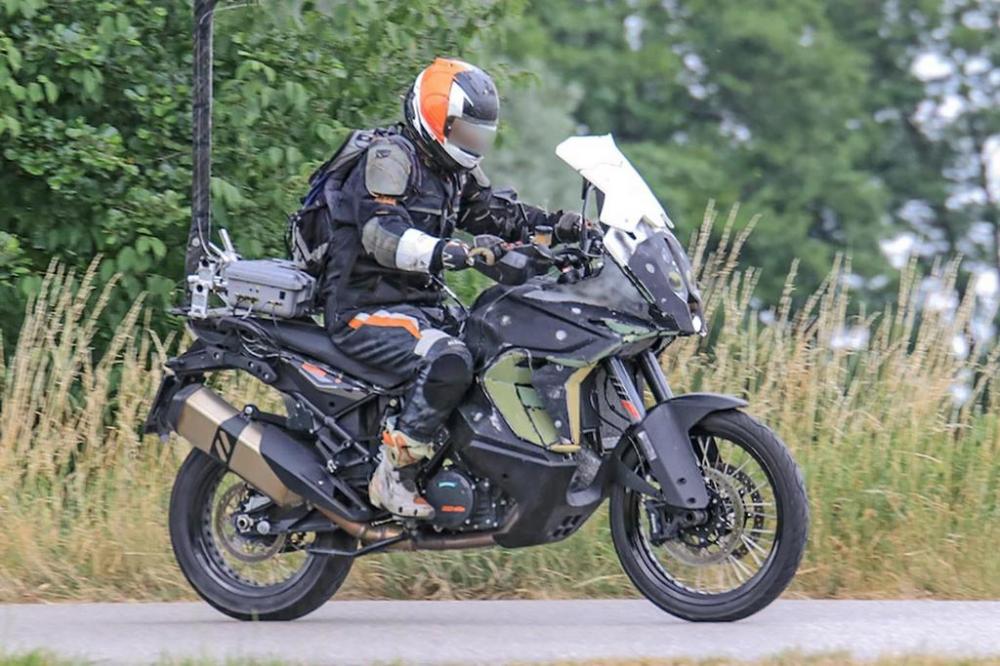 Шпионское фото KTM 1090 Adventure 2019