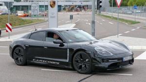 Электрический Porsche Taycan будет стоить дороже Cayenne
