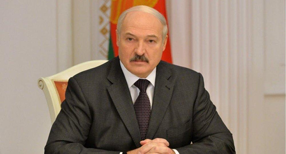 В Гродно девушка перешла дорогу кортежу Лукашенко