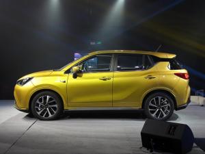 Mitsubishi Motors выпустила электрический кроссовер для Китая