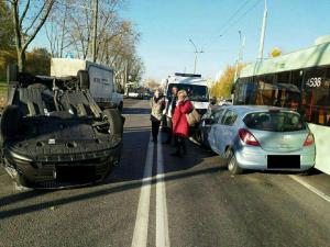 В Минске женщина, управлявшая Kia, отвлеклась на плач ребенка и попала в серьезное ДТП