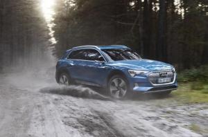 У Audi появились проблемы с запуском в серию первого электрокроссовера