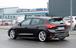 Новый Ford Focus ST впервые засняли без камуфляжа