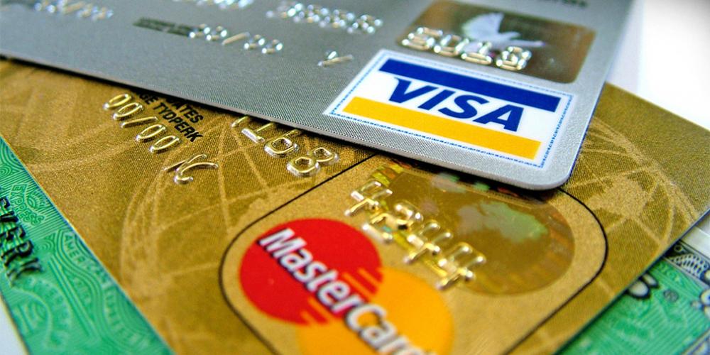 Штрафы за нарушения ПДД начнут списывать с банковских карт
