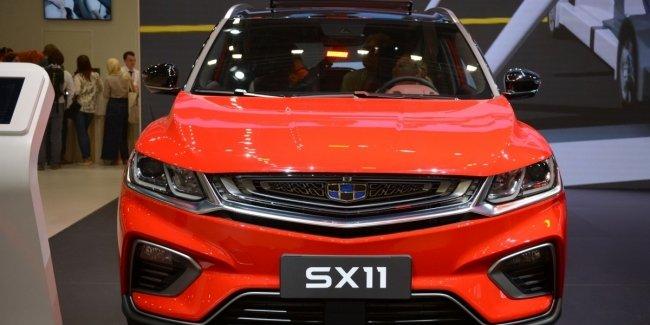 Geely начала продажи нового кроссовера SX11

