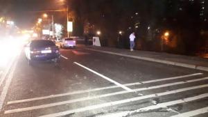 Автомобиль рухнул с моста в реку после ДТП в Алматы