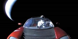 Запущенная в космос Tesla Roadster достигла орбиты Марса
